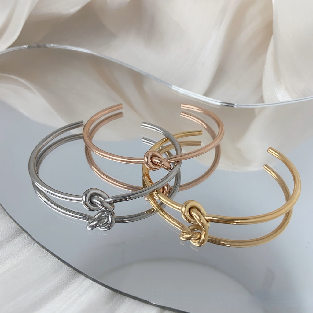Metal Knot Bracelet